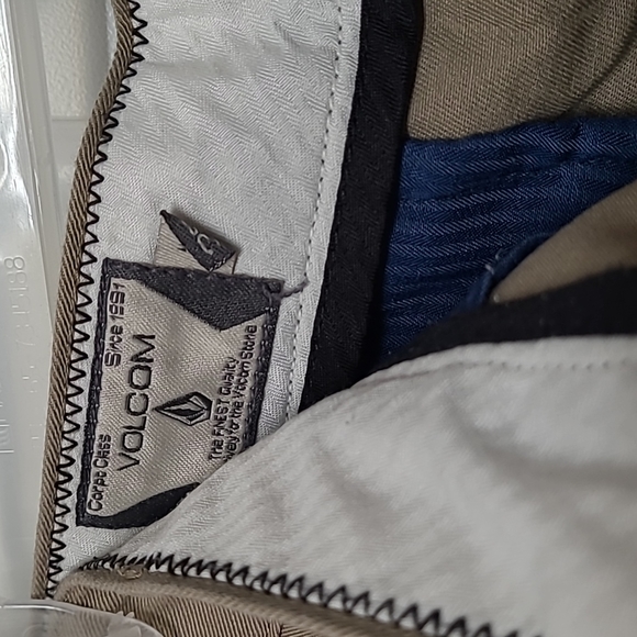Mens Volcom Shorts | Size 32 | Beige - Picture 4 of 8